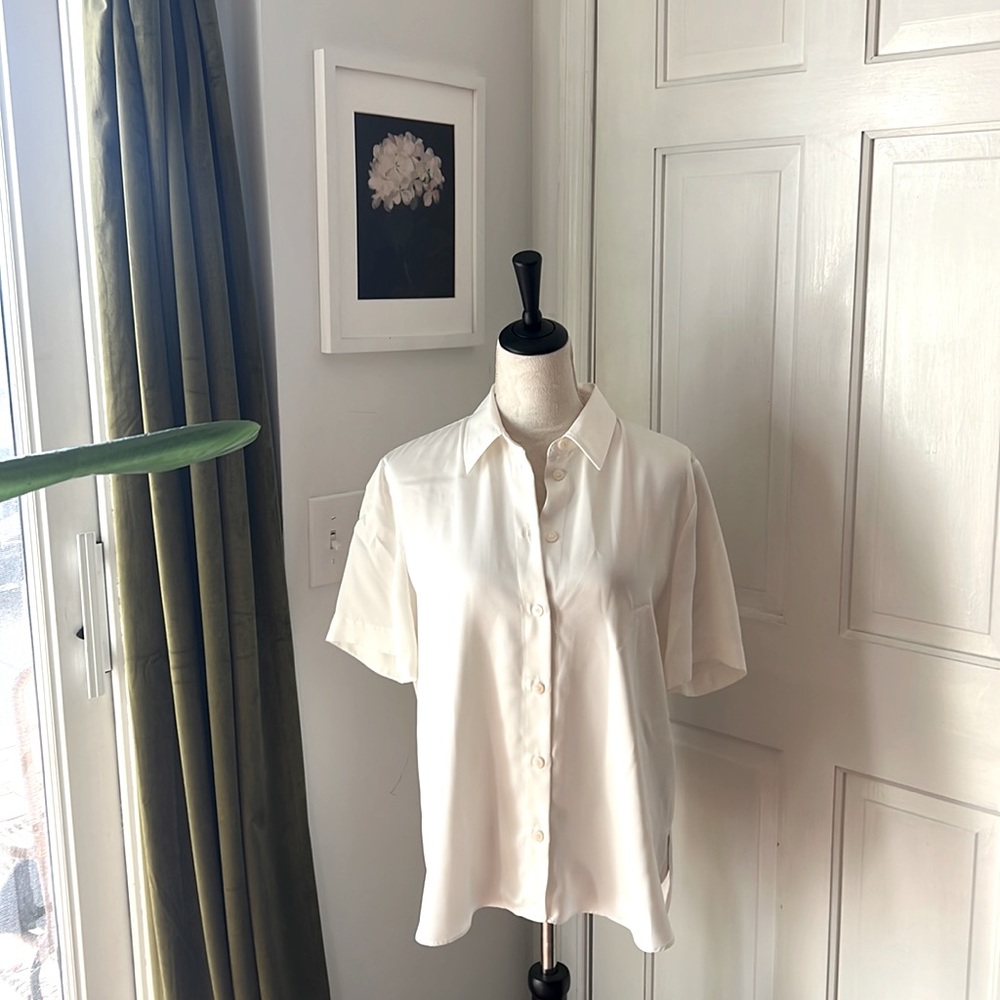 Silky zara button-up with short sleeves